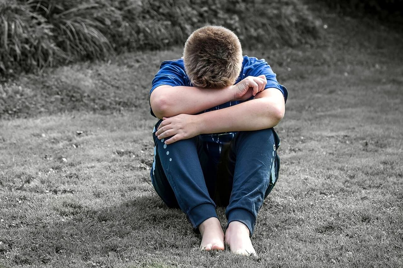 Enfant socialement seul - Trouble sociales